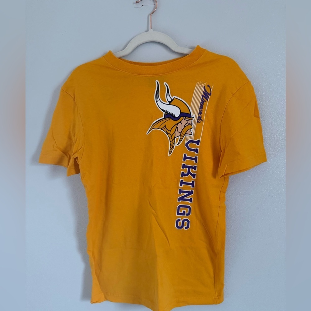 NFL Team Apparel Vikings Tee Shirt Short Sleeve Size YL